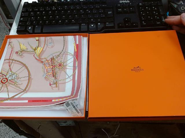 Scarf new in box w/ receipt