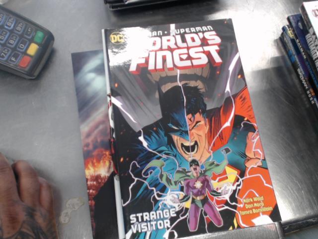 Batman superman finest strange visitor