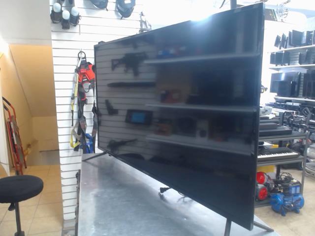 Tv 50 pouces + man