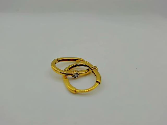 BOUCLES D OREILLES EN OR 10KT