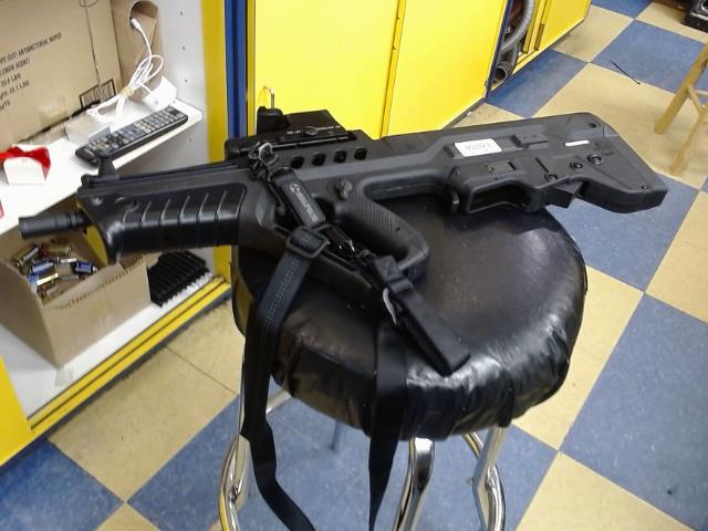 Gun airsoft avec holoscope