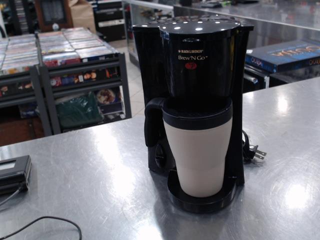 Cafetiere avec tasse