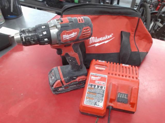 Perceuse milwaukee+sac+batterie+chargeur