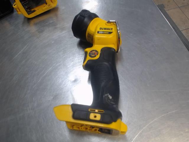 Lumiere dewalt a batt no batt