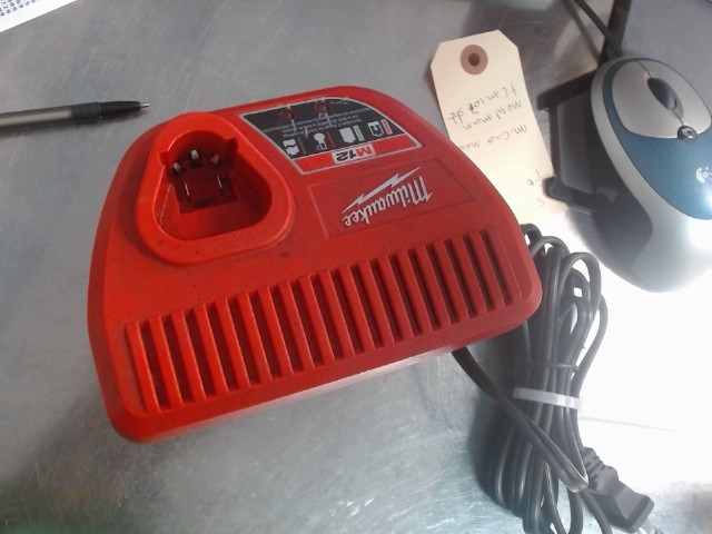 Chargeur m12 milwaukee
