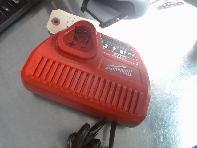 Chargeur m12 milwaukee