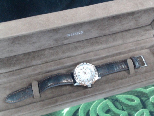 Montre guess avec boite brune