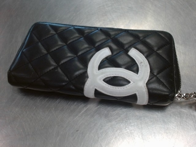 Porte feuille chanel fake