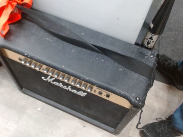 Ampli 100-watt 2x10 combo +ac/footswitch