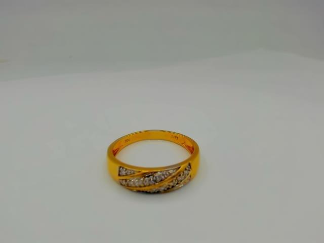 BAGUE EN OR 10KT AVEC DIAM 