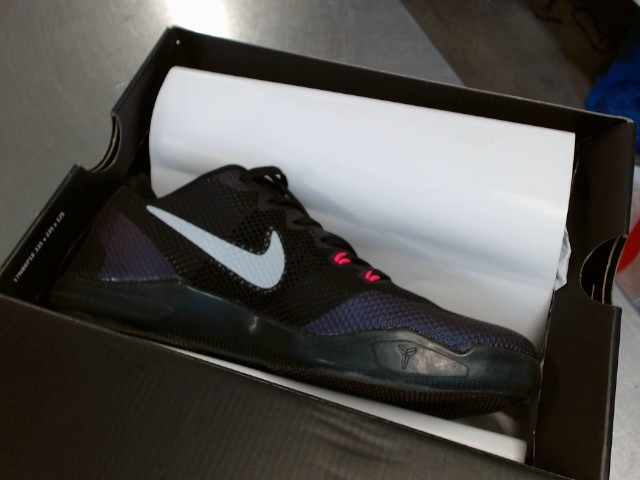 Nike zoom kobe xi + box size 12
