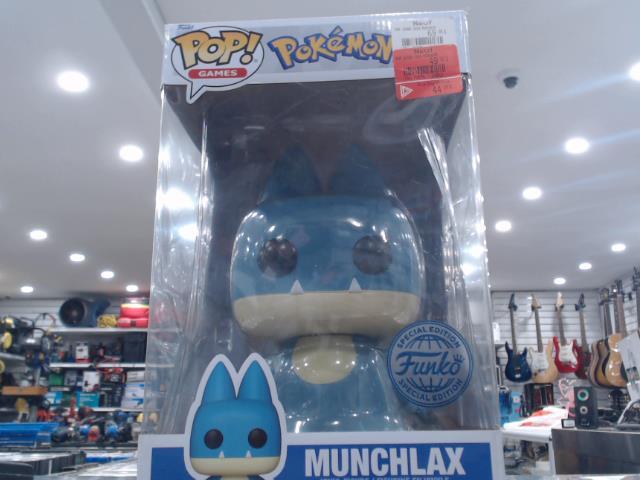 Munchlax pokemon giant