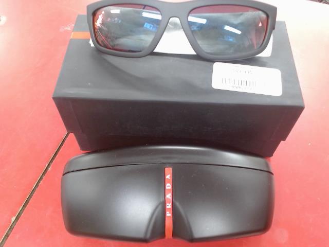 Lunette de soleil noire avec etui