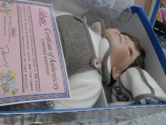 Porcelaine doll patrick