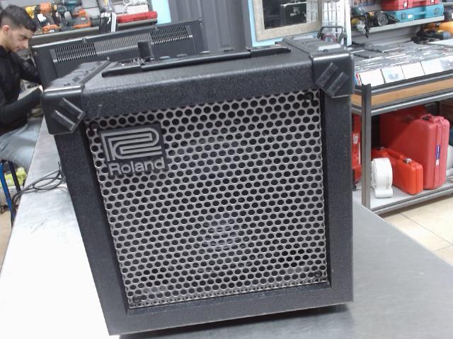Amplie de guitar rolland