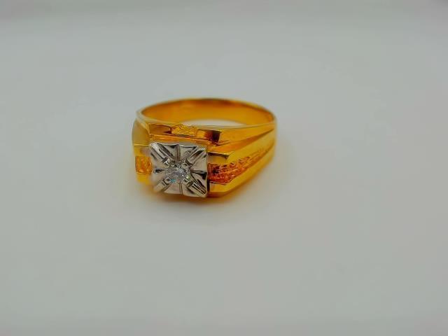 BAGUE EN OR 10KT AVEC DIAM 