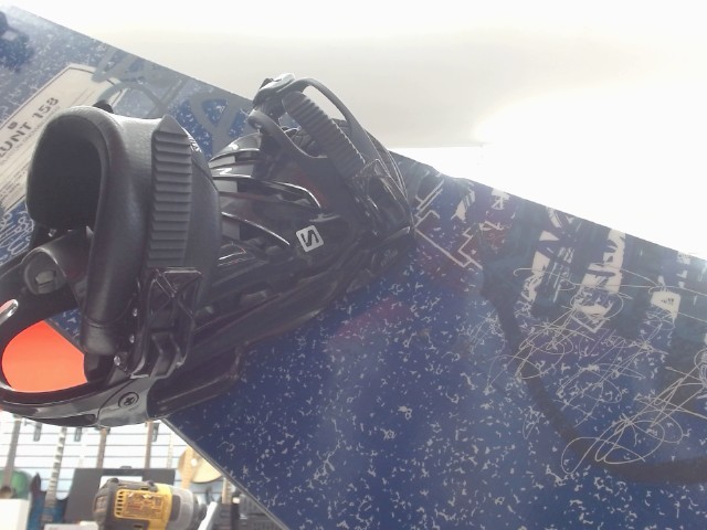 Planche de snow comme neuve