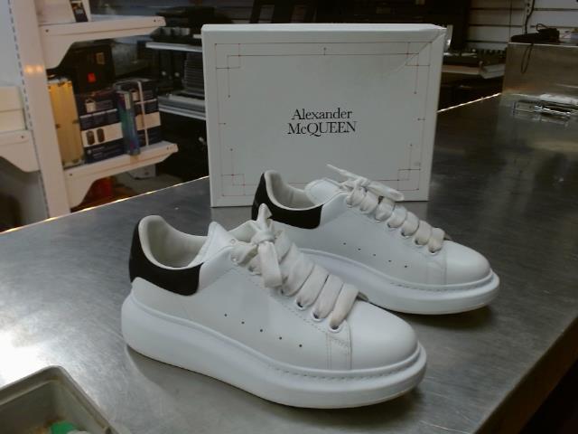 Alexander mcqueen oversized leather 37+