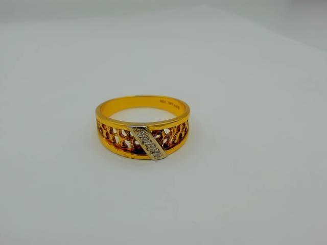 BAGUE EN OR 10KT AVEC DIAM 