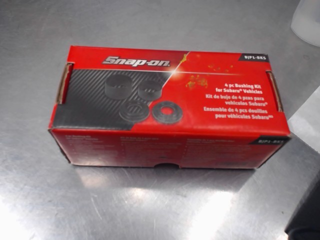 4 pc bushing kit subaru vehicle en boite