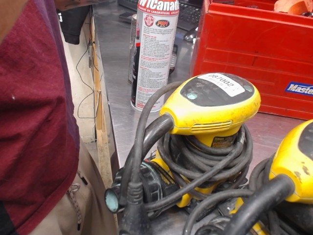 Palm sander dewalt