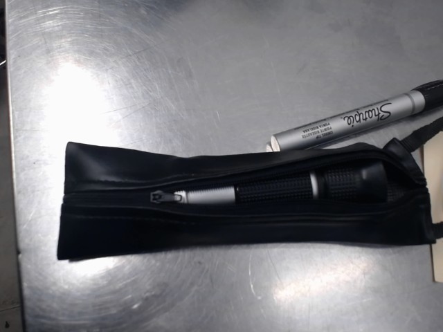 Hand refractometer dans case mou
