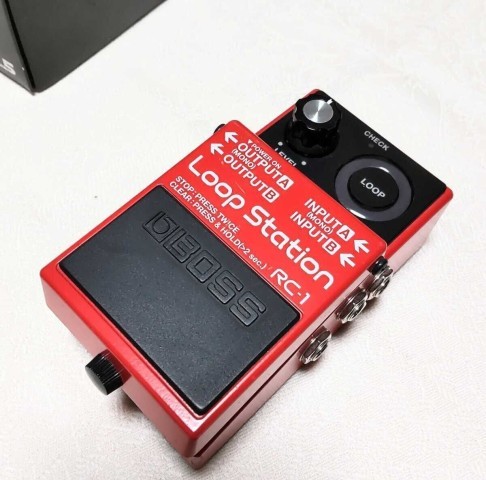 Pedal de guitar loop station rouge