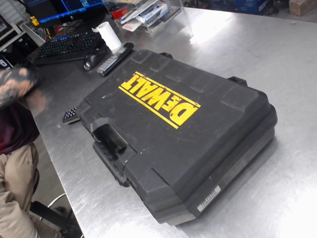 Kit dewalt impact+drill+2batt+charg case
