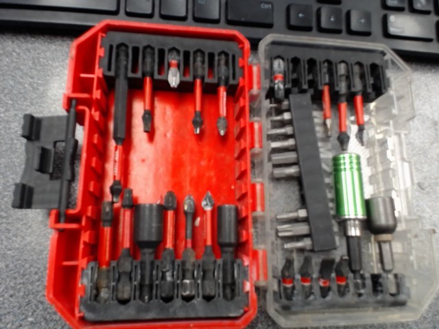 Set of bits for drill