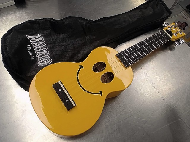 Mahalo ukulele + case