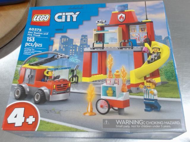 Lego city (fire station and fire truck)