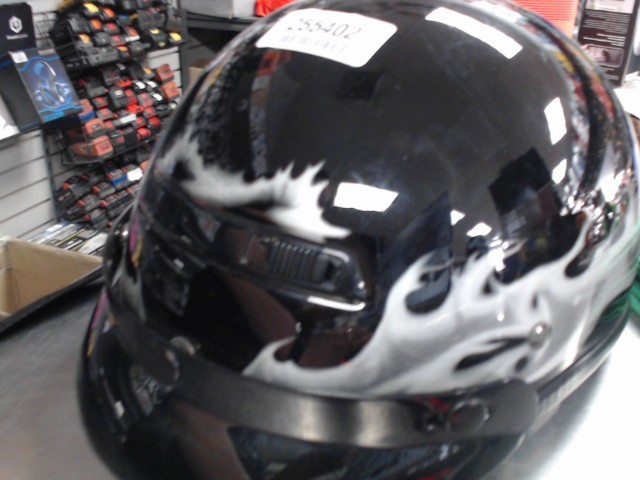 Casque noir avec flammes blanches