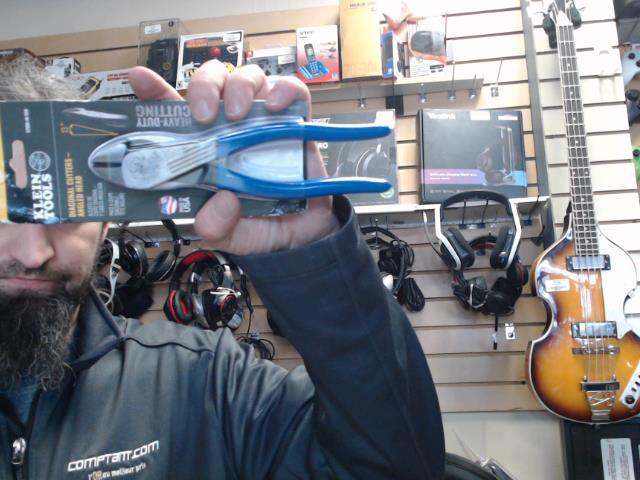 Side cutting pliers