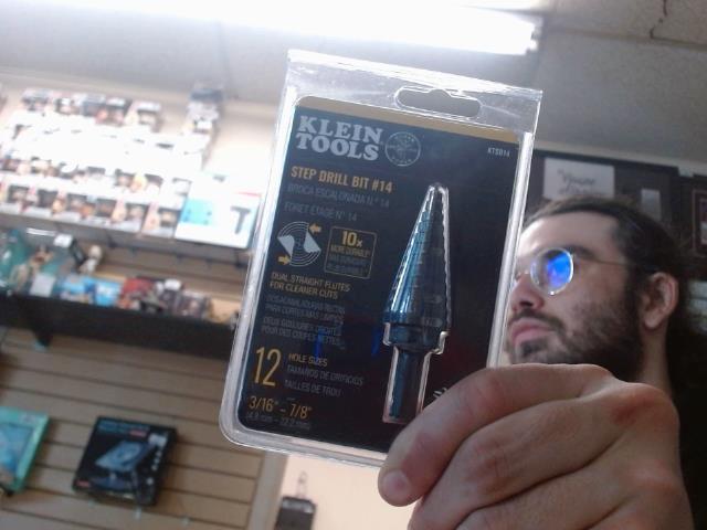 Step drill bit