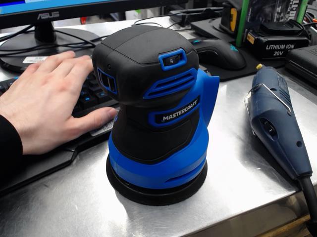 Random orbit sander mastercraft