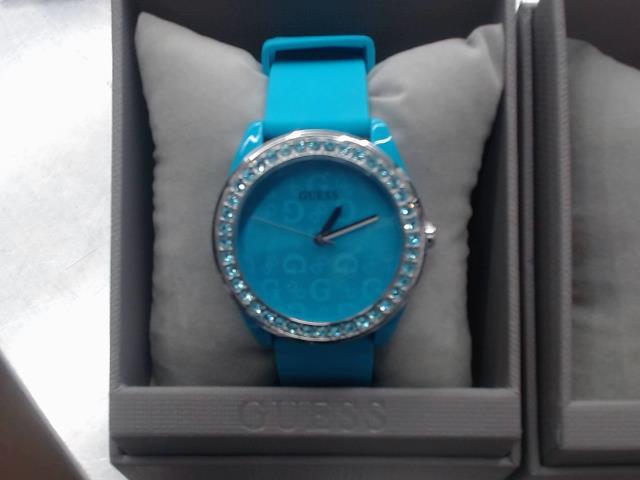 Montre bleu guess neuf en boite