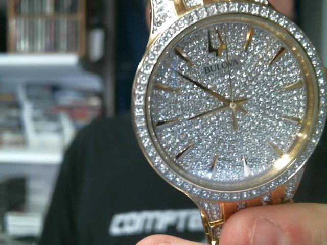 Montre bulova fonctionnelle