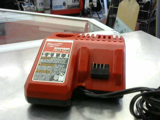 Chargeur a baterrie milwaukee