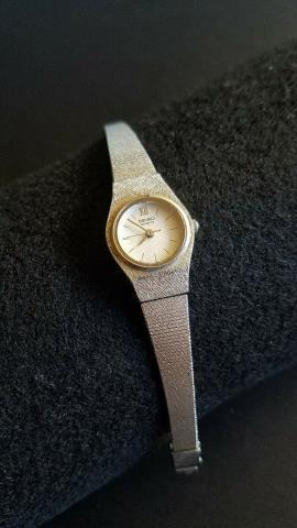 Montre seiko stainless steel pour femme