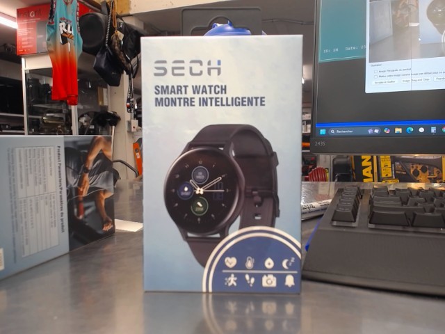 Smart watch sech ( new in box )