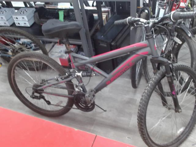 Velo de montagne gris et rose 26 pouces