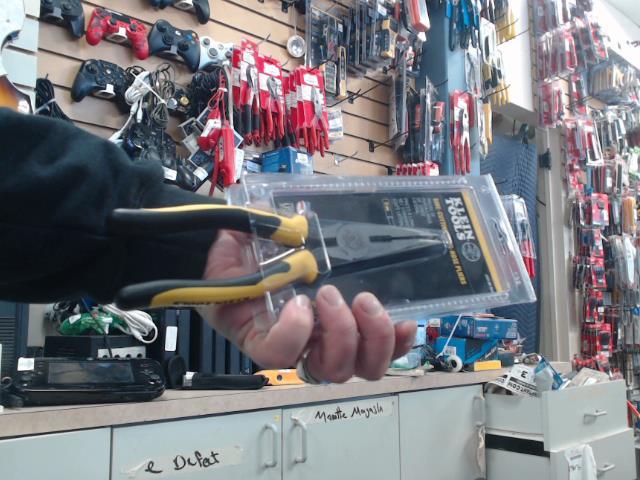 Side cutting long nose pliers