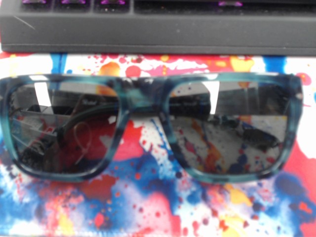 Lunette soleil rayban noire epaisse