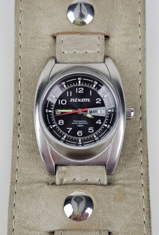Montre nuxon jetset