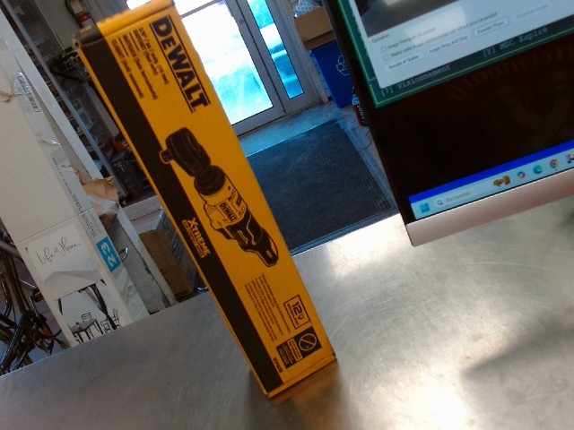 Ratchet a batterie dewalt neuf