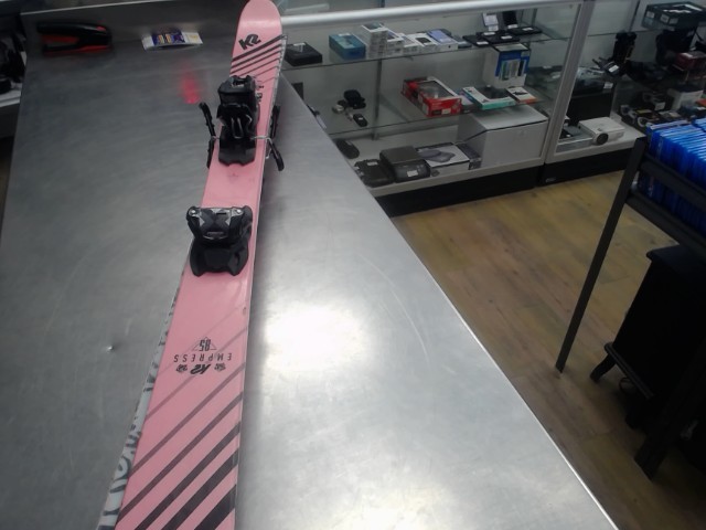 Ski twin tip k2 empress 85