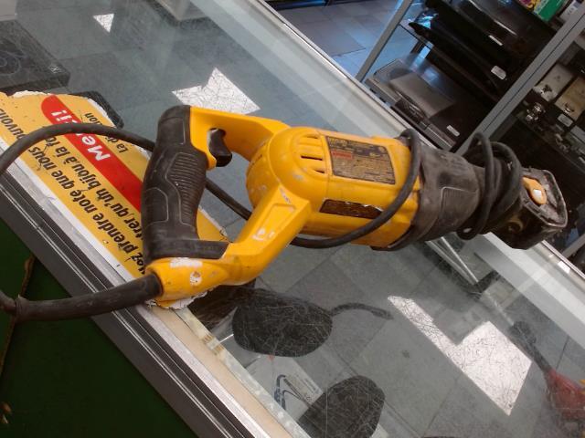 Sawzall electrique dewalt