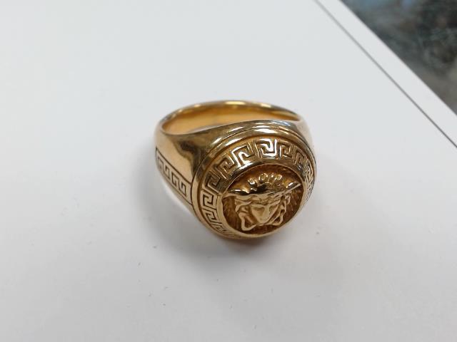 Bague couleur dore tete versace