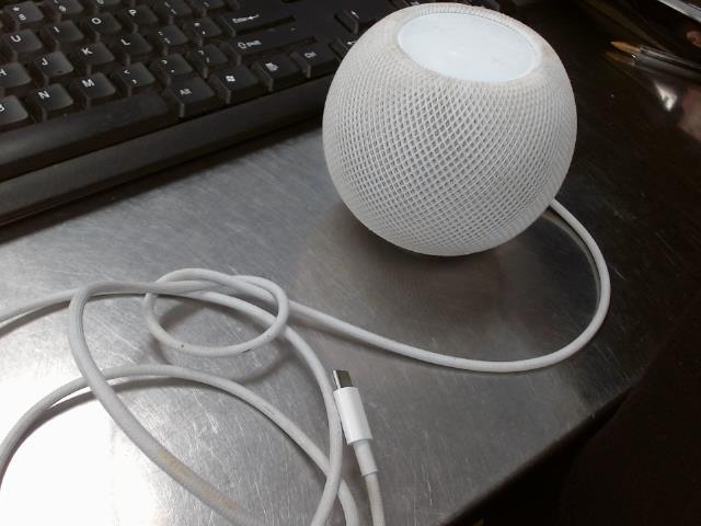 Apple speaker