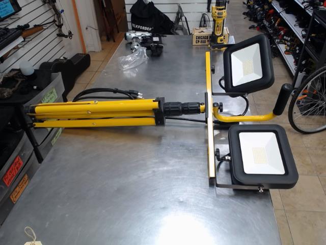 Lampe travail 6000 lumens